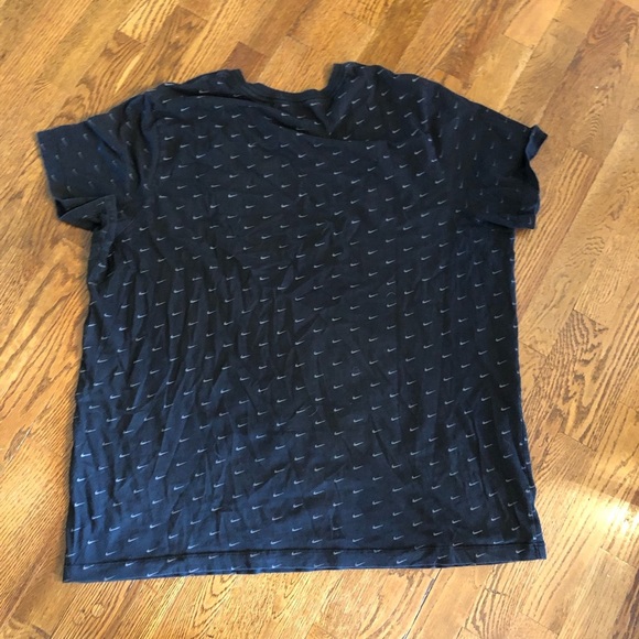 Nike tee - Picture 4 of 4